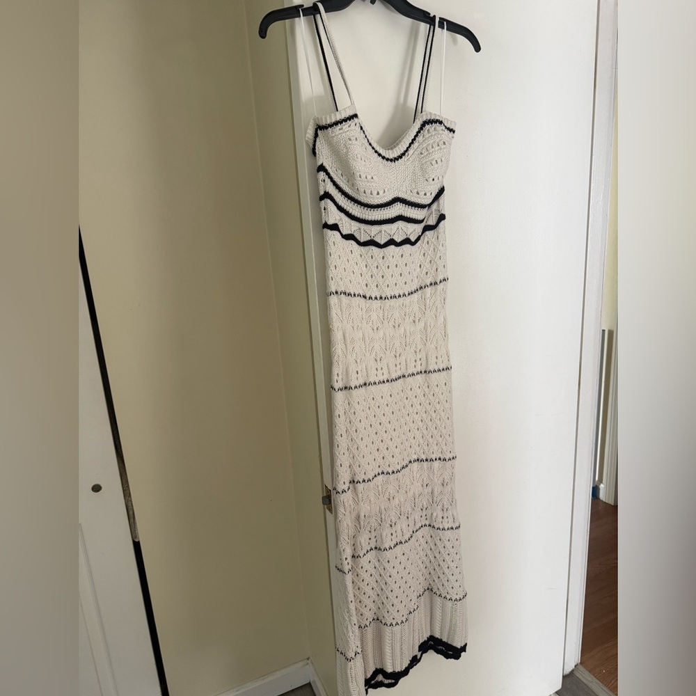 Midi Black & White crocheted dress